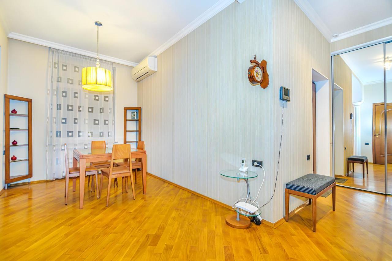 Vip Apartamen Nizami Street Apartment Baku Exterior photo